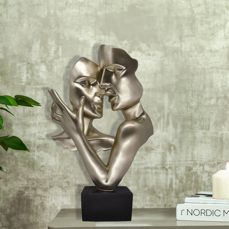 Figurines and sculptures