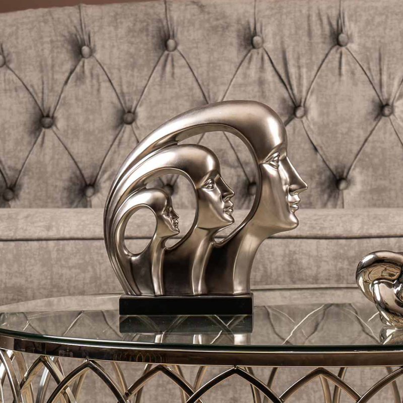 Figurines & sculptures